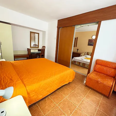 Отель Pliska 3*